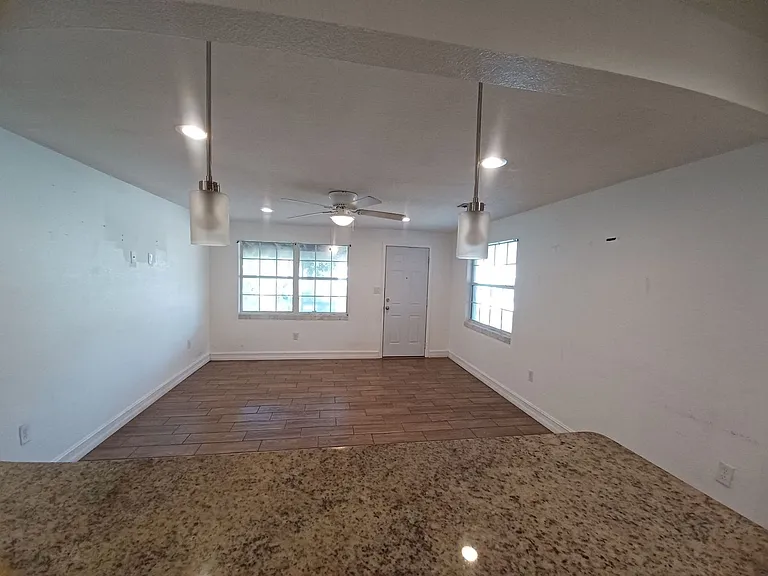 367 Montgomery Ave — Photo 5