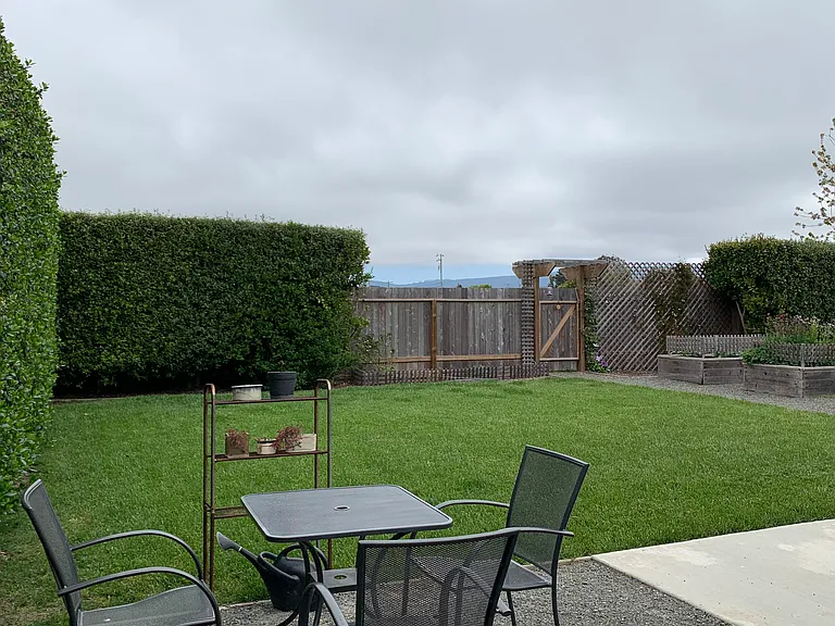 1790 Stromberg Ave — Photo 26