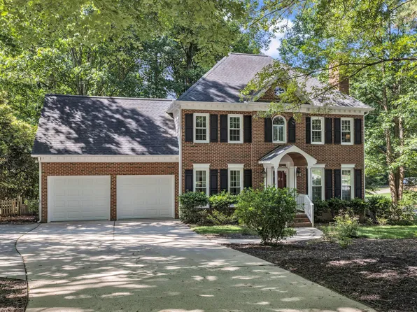 2125 Oakcrest Ct, Raleigh, NC 27612