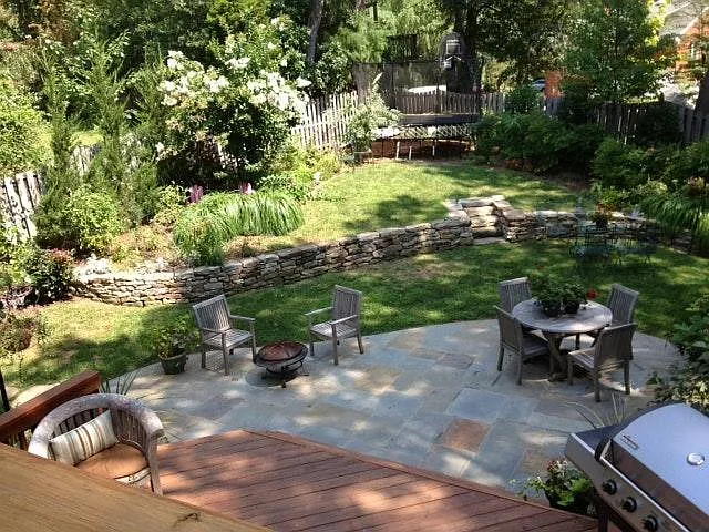 Beautiful deck, stone patio, and landscaped gardens accessib - 1303 Dogwood Dr