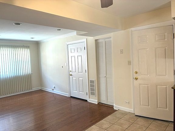 2nd image of 1194 S Kenilworth Ave APT 1W
