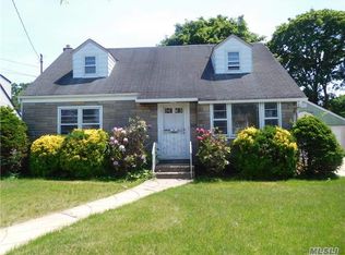 24 Wheeler Ave, Valley Stream, NY 11580