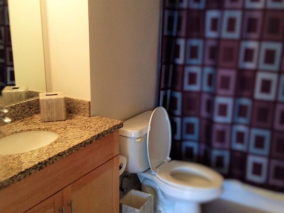 5th image of 600 Queen St APT 1911