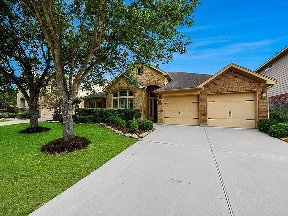 4th image of 28010 Hollyfare Dr