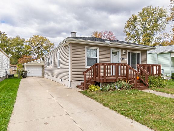 3rd image of 20159 Deering St