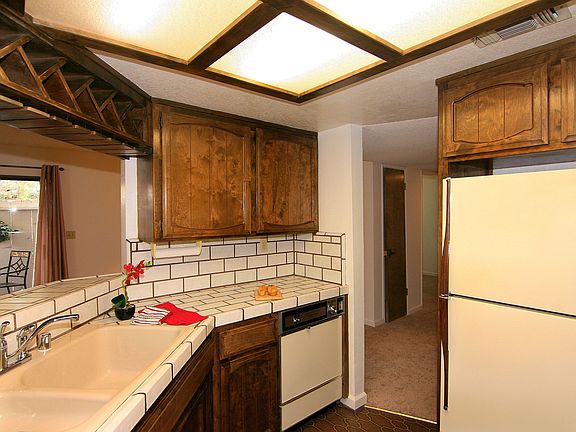 4th image of 701 Mikkelsen Dr