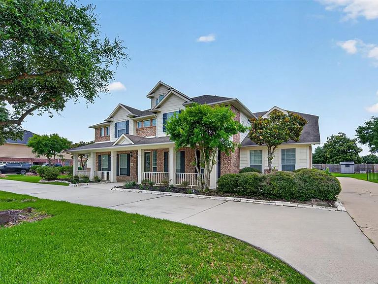 26210 Cloverland Park Ln — Photo 1
