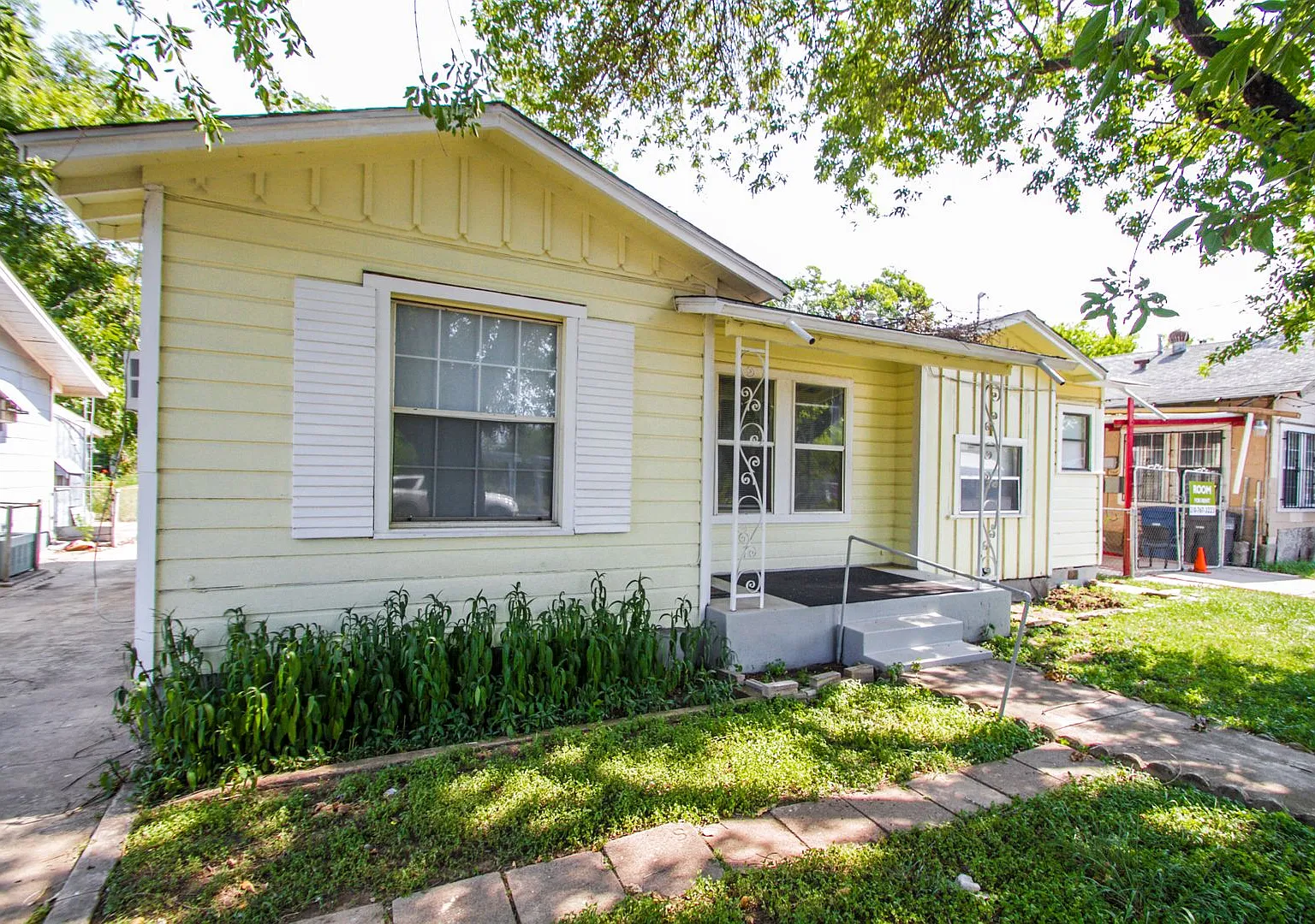 Close to Local Amenities and Downtown — Photo 2