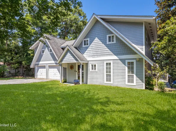 9392 Ridgeview Dr, Ocean Springs, MS 39564