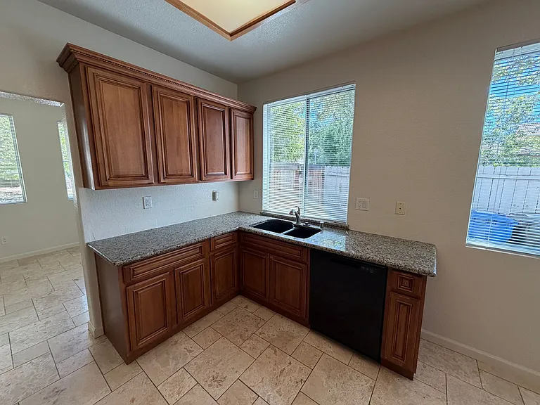 2821 Babson Dr — Photo 14