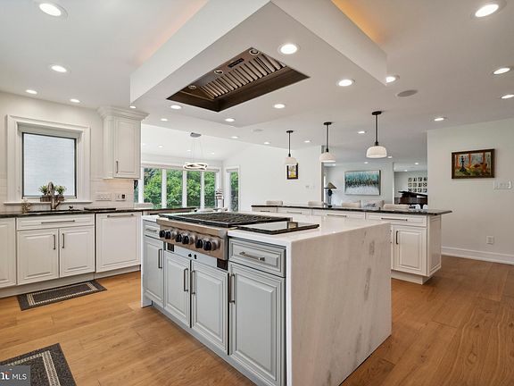 5th image of 684 Korisa Dr