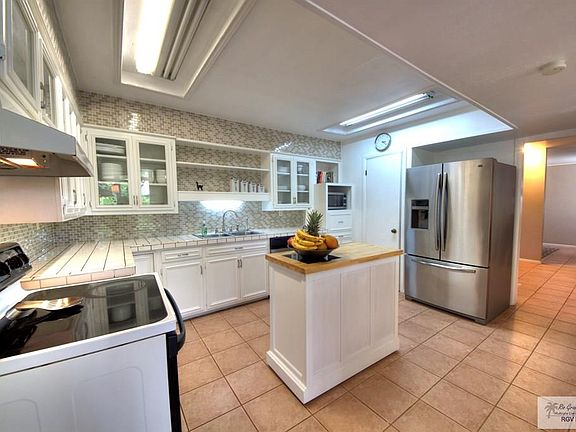 5th image of 1809 Laurel Dr