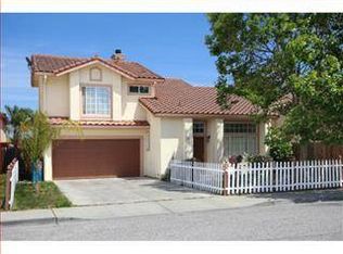 541 Las Palmas Dr, Hollister, CA 95023