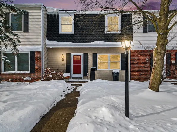 1208 Lear Ct, Rochester, MI 48307