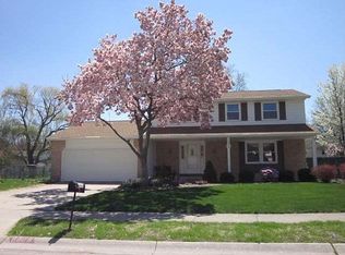 6808 Lake Crest Ct, Fort Wayne, IN 46815
