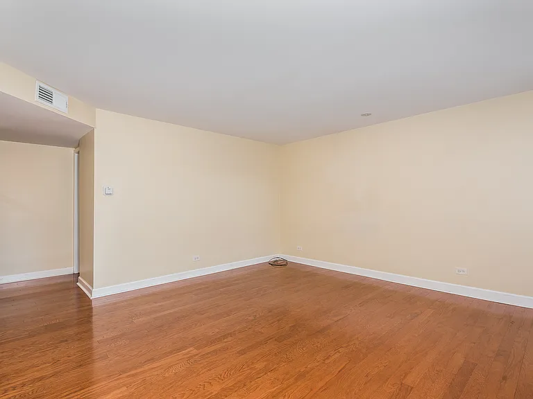 3177 W 115th St #3W — Photo 8