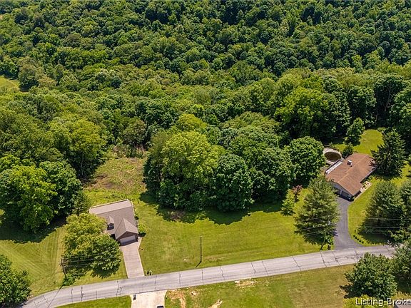 3rd image of 2549 S College Hills Dr
