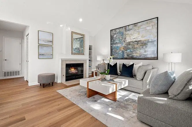2 bed, 850 sqft, $4,350 — Photo 1