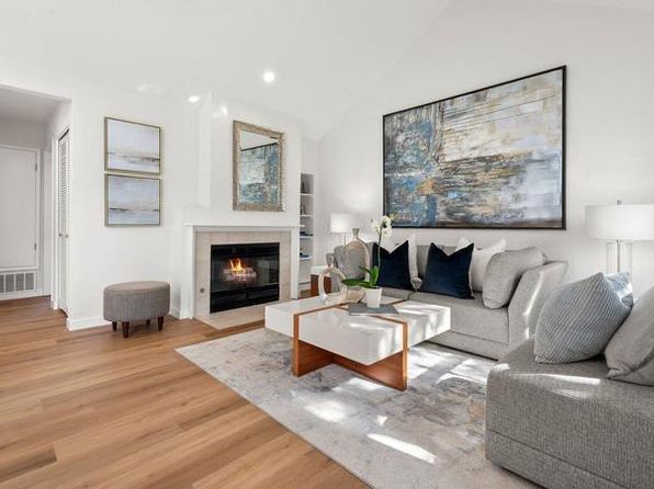 825 Portwalk Pl