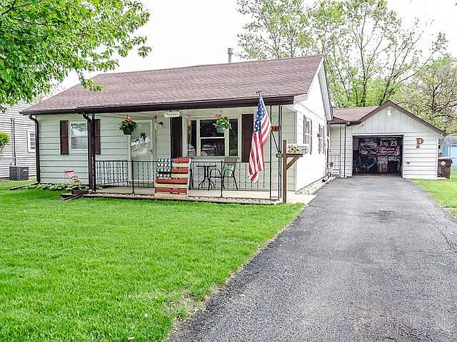 204 Shady Lawn Dr photo 1