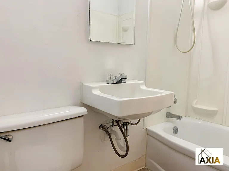 205 S 39th St — Photo 10