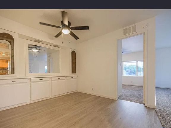 4th image of 537 W Banta Rd