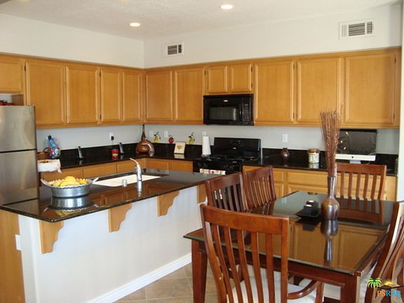 4th image of 62811 N Crescent St
