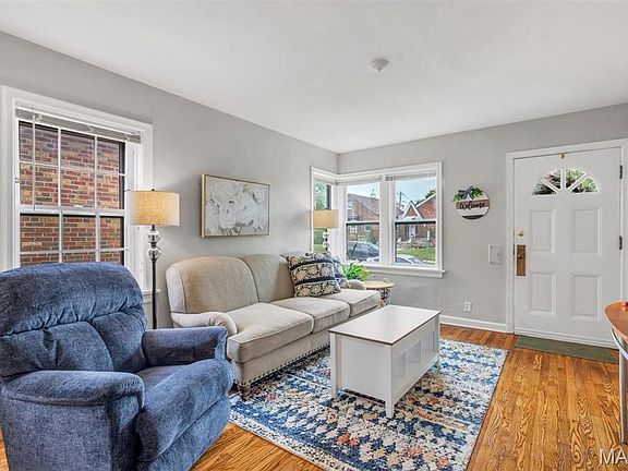 3rd image of 5048 Parker Ave
