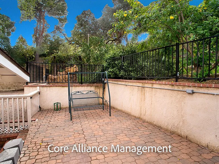 9413 Farralone Ave — Photo 17