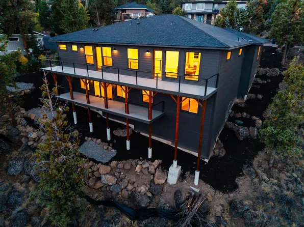 3335 NW Fairway Heights Dr, Bend, OR 97703