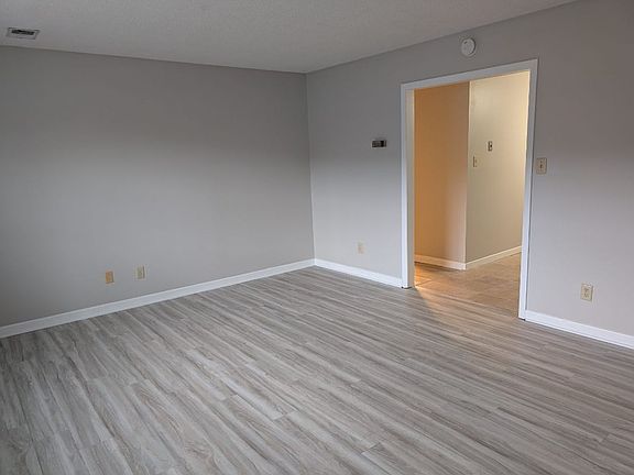 3rd image of 10410 Lovell Center Dr APT 2