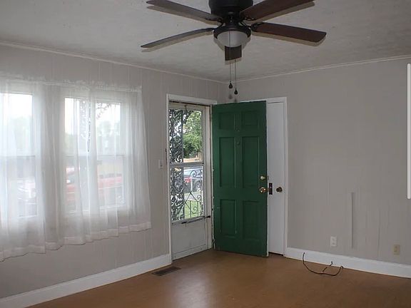 4th image of 1429 Holyoke St