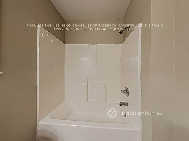 4351 Lakeside Hills Way NE — Photo 16