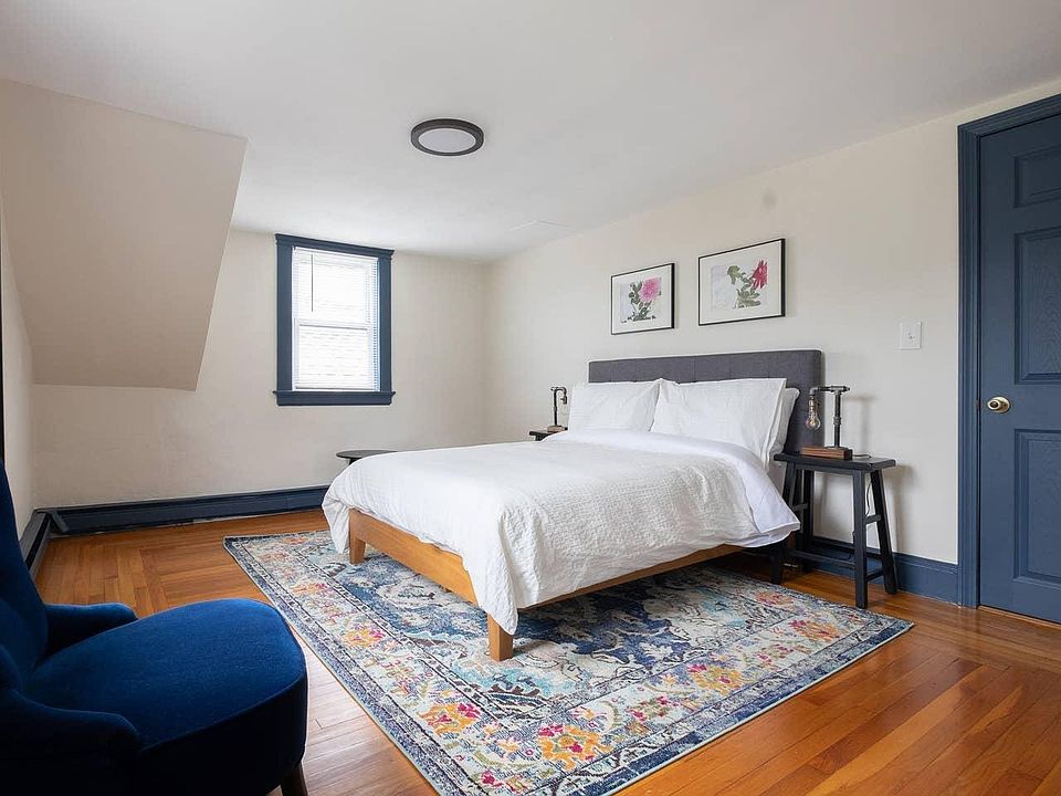 1st image of 42 Abbott St Floor 2