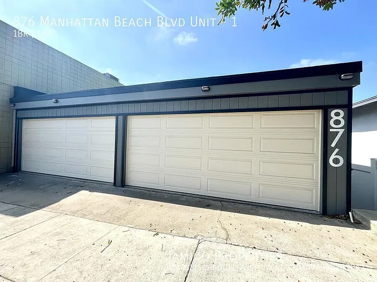 876 Manhattan Beach Blvd #1 — Photo 8
