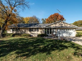 620 Oakland Ave, Mukwonago, WI 53149