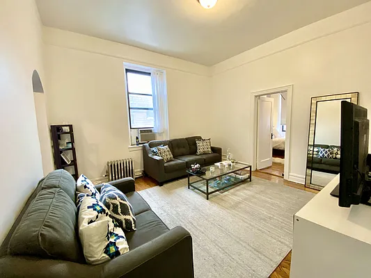 Rented by Compass | media 10