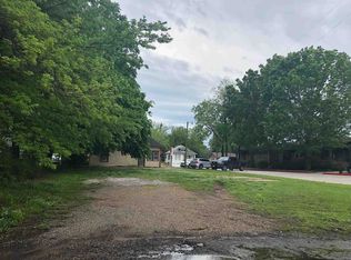 1350 E Houston St, Paris, TX 75460