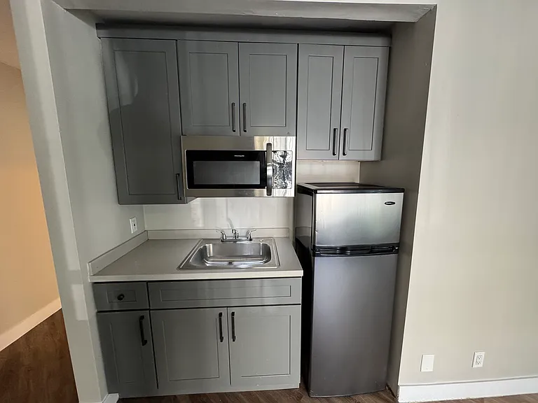 5412 Carlton Way #A — Photo 3