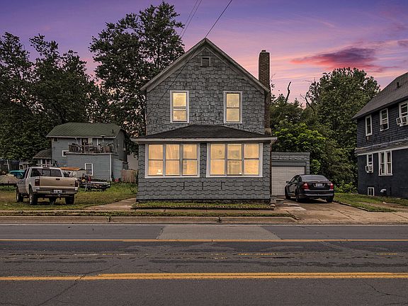2nd image of 1850 S Burdick St