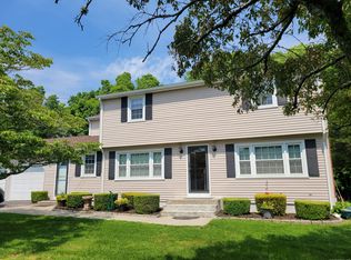 20 Laurel Wood Rd, North Stonington, CT 06359