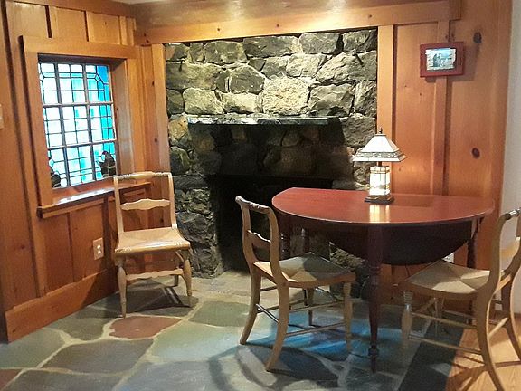3rd image of 2319 Walnut Ln