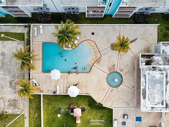2nd image of 700 Avenida Jobos #912