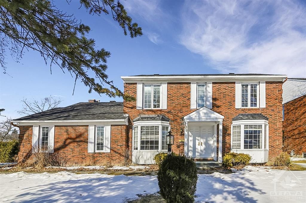 109 Amberwood Cres, Ottawa, ON K2E 7L8 Zillow