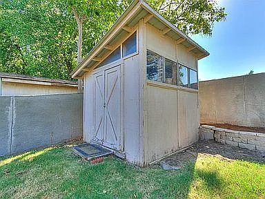 1721 N Gleason Ave — Photo 11