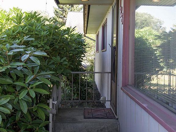 3rd image of 126 E Orcas Ave