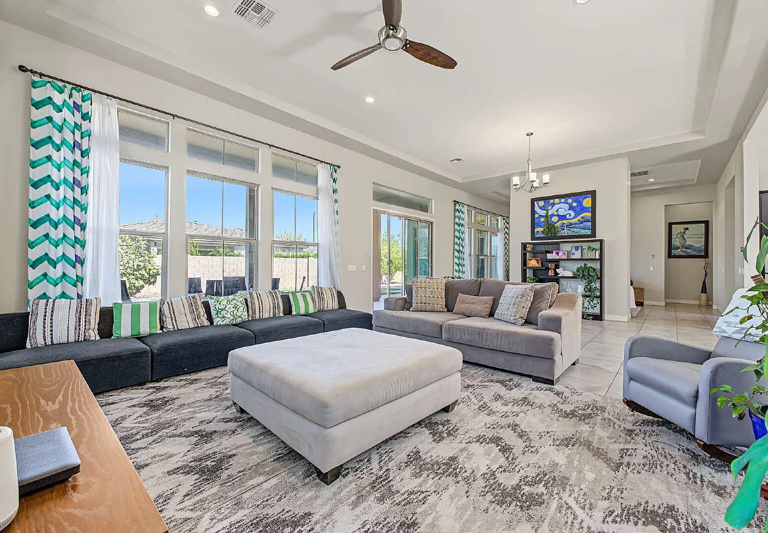 4 bed, 4.0 bath, 3650 sqft, $3,995 — Photo 4