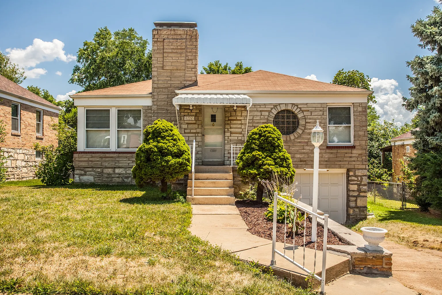9239 Coral Dr photo 1