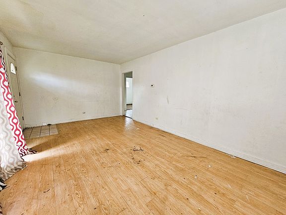 4th image of 1538 Burnham Ave