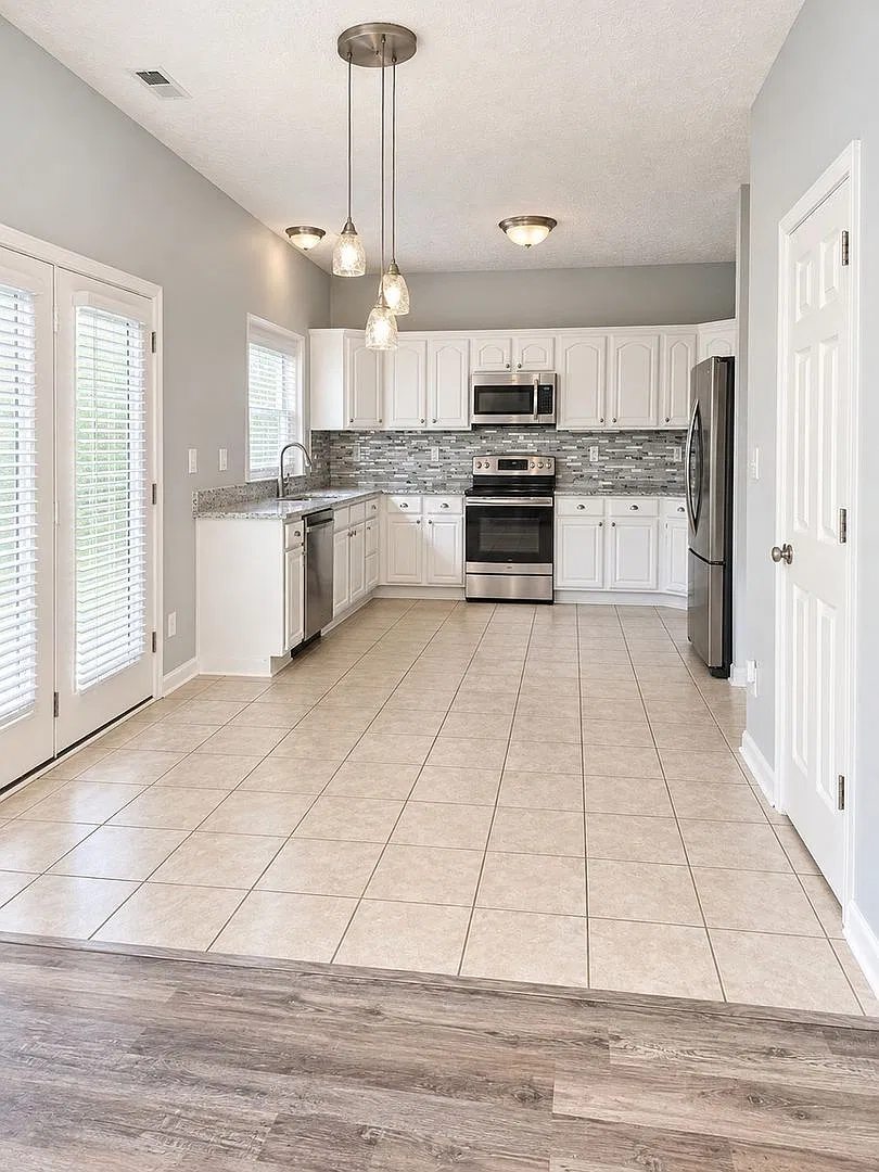 Charming 3BR House in Louisville — Photo 3